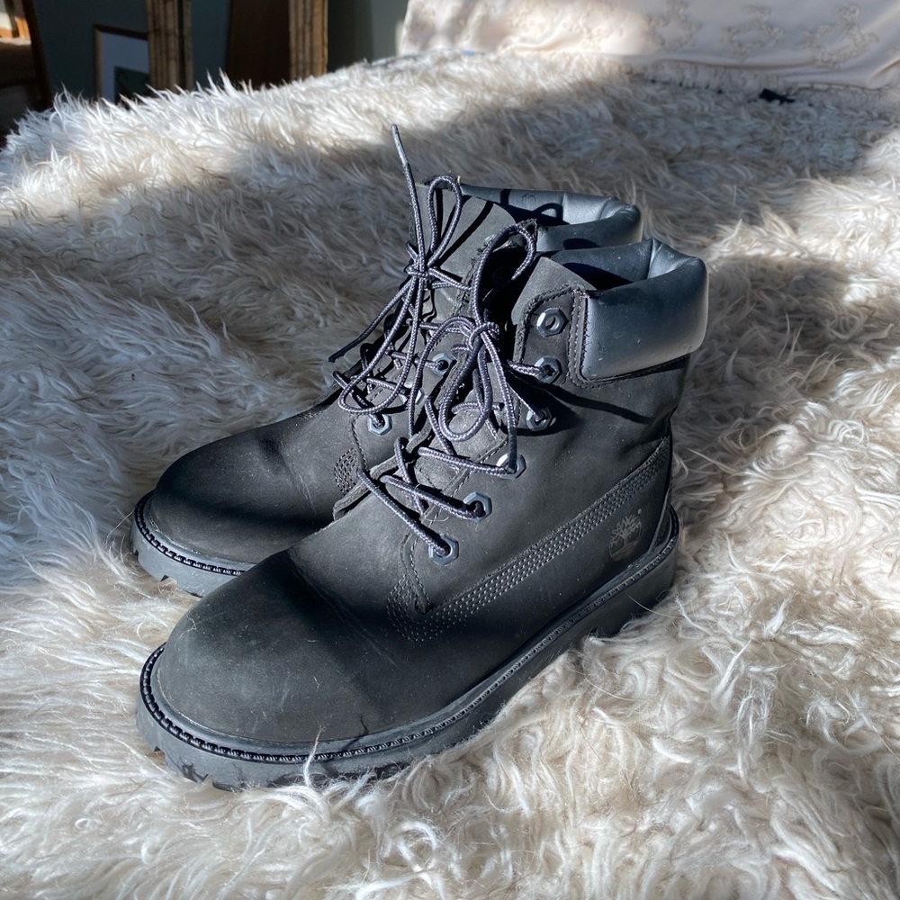 black timberland boots women 6 / kids 4